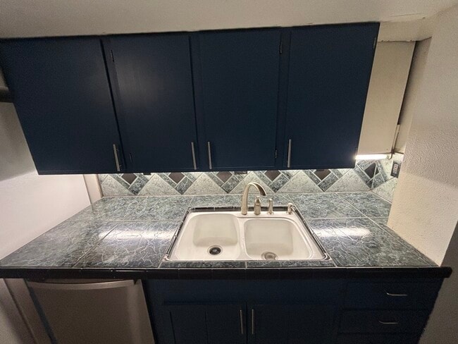 Photo - 142 Lynbrook Dr