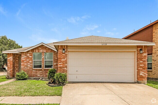Building Photo - 16528 Woodside Dr Rental