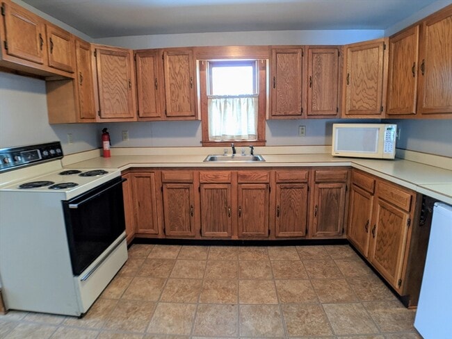 Photo - 62 W Main St Unit 2nd Floor