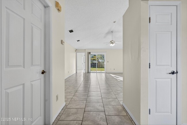 Photo - 11170 Wandering Oaks Dr