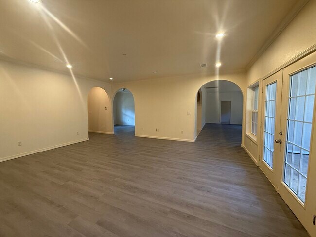 Photo - 11 Immokalee Dr