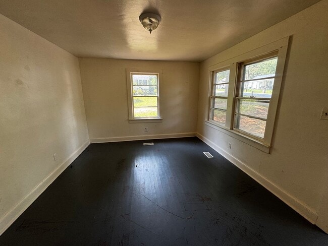Photo - 350 Grice St