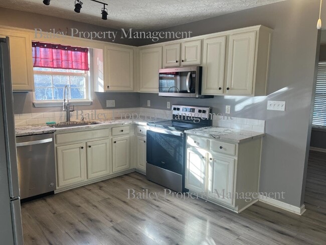 Photo - 319 Holly Marie Dr