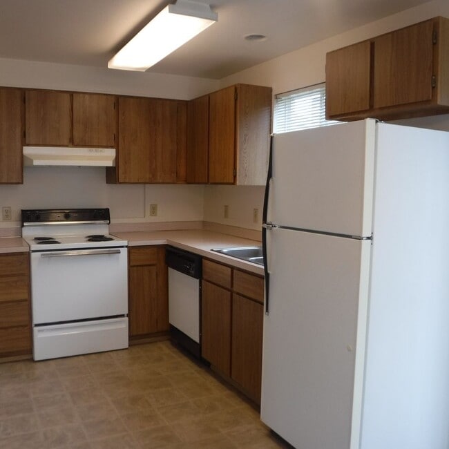 Photo - 2 Bed/1.5 Bath Apartment - NE Purcell Blvd Unidad 9