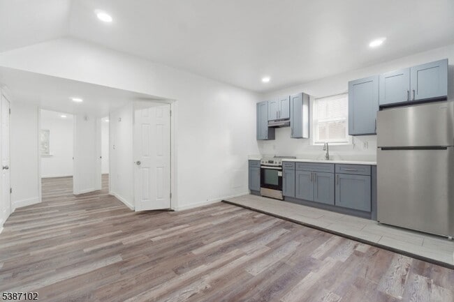 Photo - 156 Shepard Ave