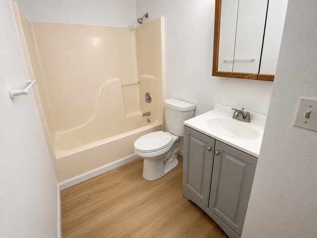 Photo - 321 G St SE Unit 321