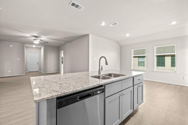 Photo - 1115 South St