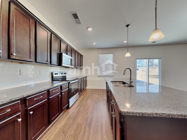 Photo - 2132 Laurel Vlg Cir