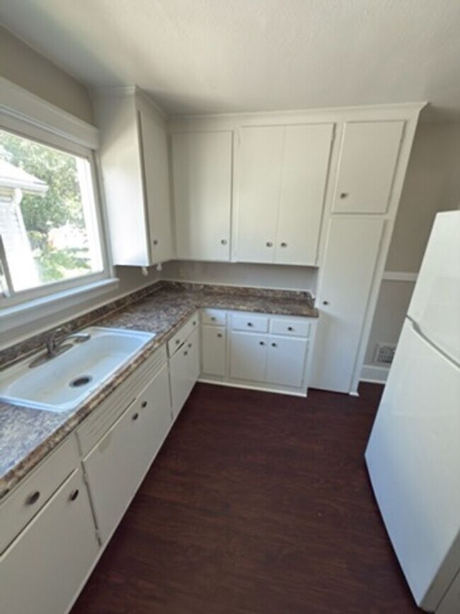 Photo - 15702 Cherrylawn St Unit Upper