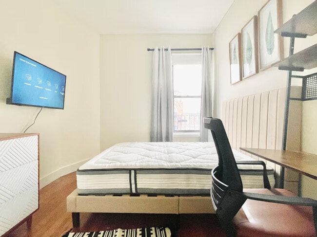 Furnished room/NOT APARTMENT
