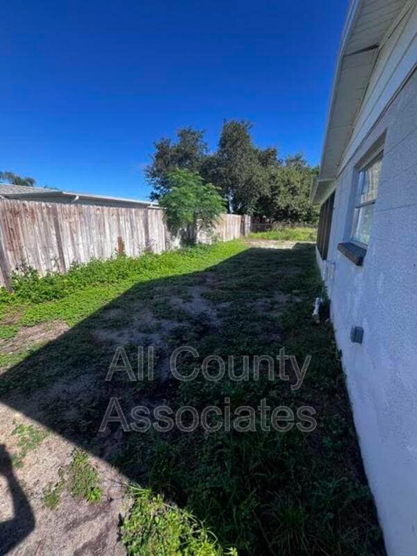 11115 Yellowwood Ln