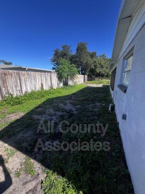 Photo - 11115 Yellowwood Ln