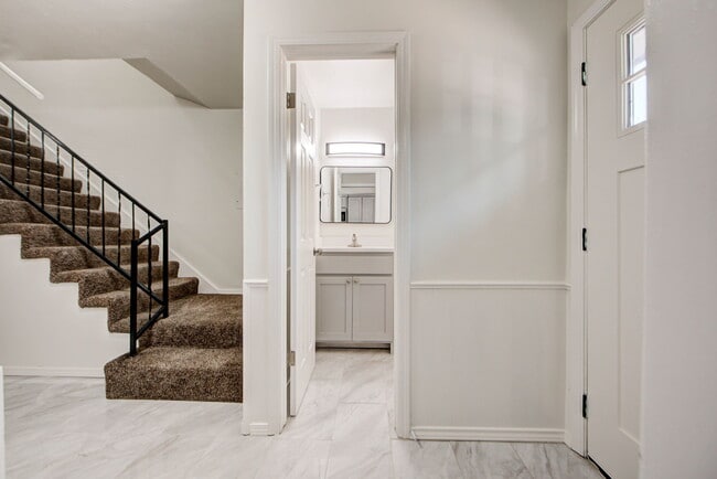 2112 Melrose Dr