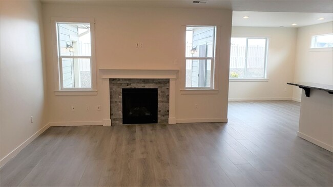 Photo - Like New Meridian Home!