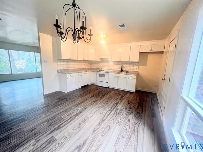 Building Photo - 4624 Hickory Signpost Rd