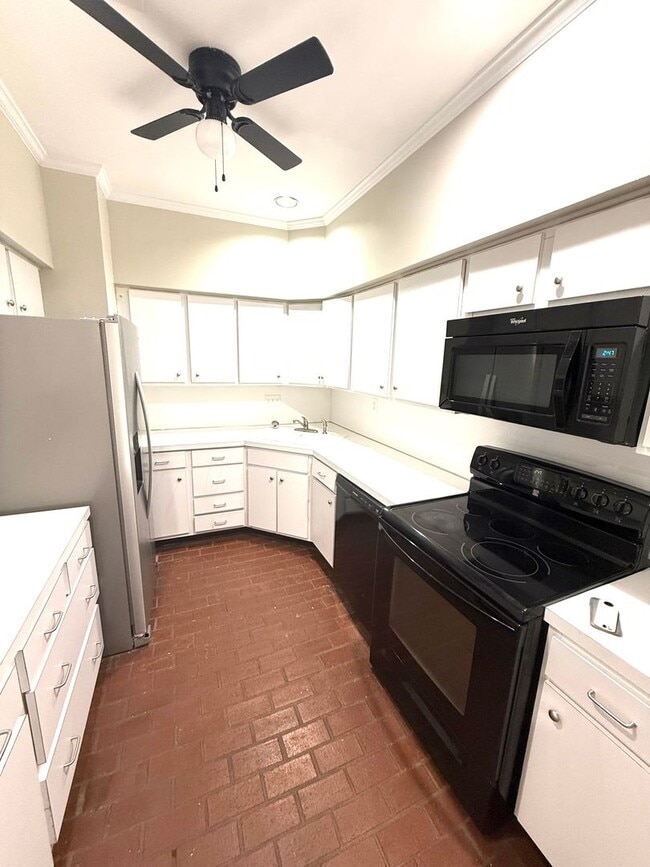 Photo - ** 4 Bed 3 Bath located Cloverdale ** Call 334-366-9198 to schedule a self-tour