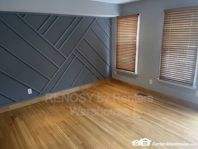 Photo - 34 N Spring St
