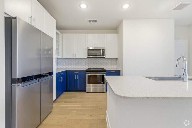 2BR, 2BA - 1,179SF - Kitchen