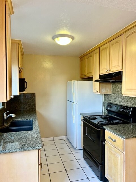 Photo - 901 Veterans Dr