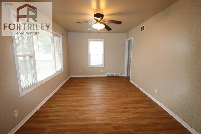 Photo - Spacious rental home!