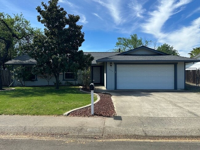 Building Photo - Make this your new home!