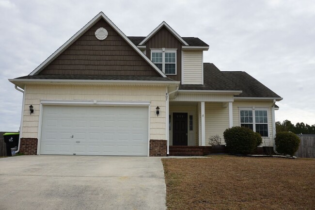 Photo - 3 Bedroom 2.5 Bathroom home located in Rogers Farm in Hubert!
