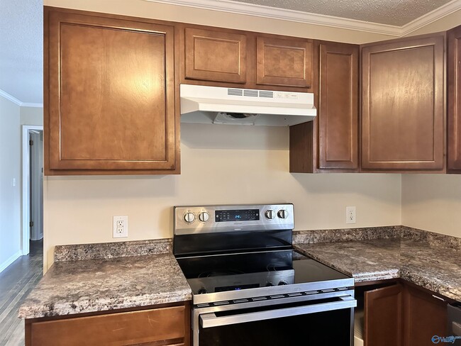 Photo - 326 Drake Ave SW