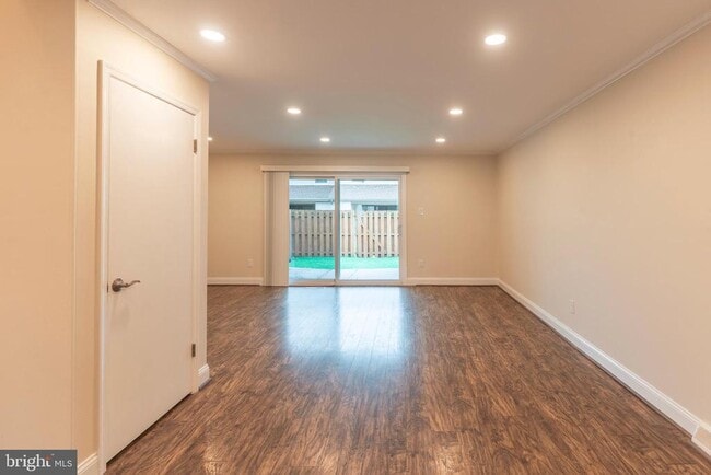 Photo - 308 Wayne Ct