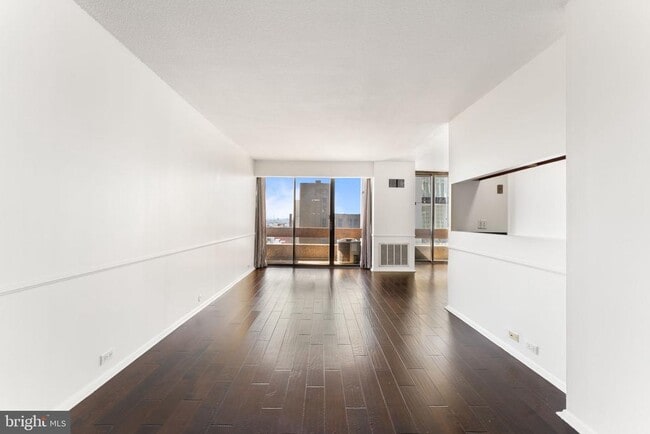 Building Photo - 1326 Spruce St Unit 1208