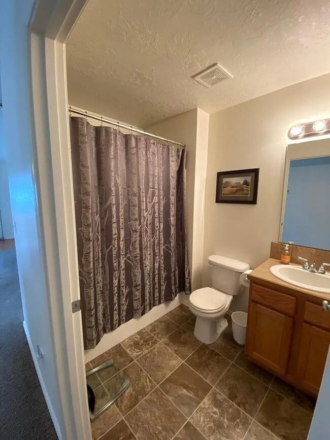 Photo - Beautiful 2 Bedroom 1 Bath Townhome with garage in Nampa!