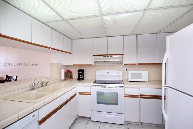 Photo - 2555 Collins Ave Unit 1804
