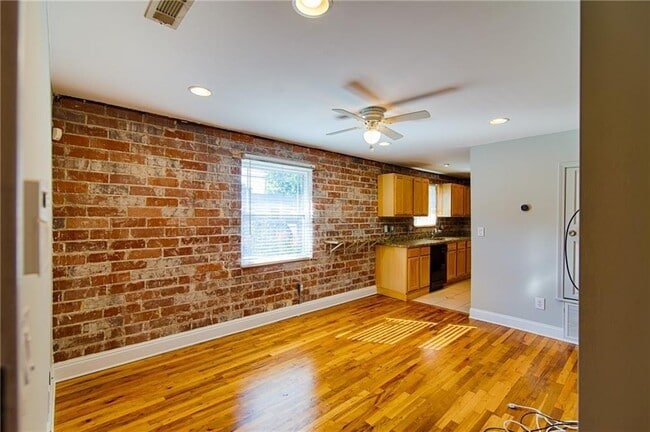 Photo - 36 Daniel St SE Unit 7