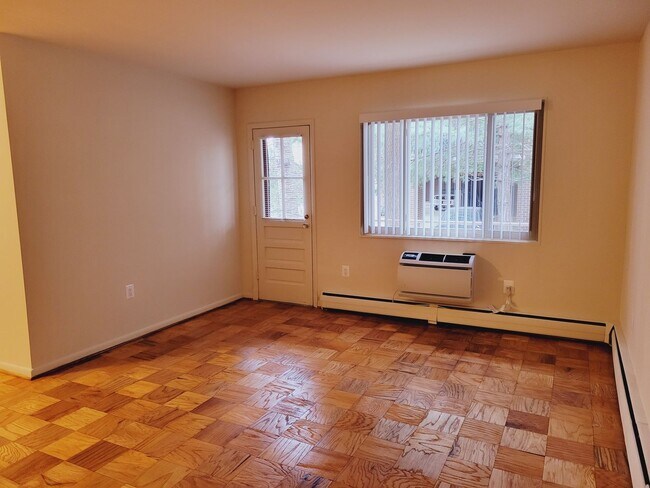 Twelve Oaks Apartments