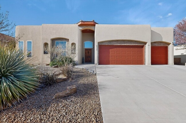 Photo - NW Executive Living 3/BD 2.5/BA 3/CG