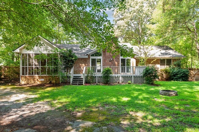 Photo - 103 Knollwood Ct