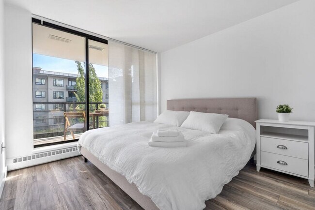 Photo - 124 W 1st St Unit ID1051810P