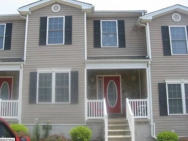 Photo - Lovely 3BR, 2.5 Ba townhome in the Pinnacles