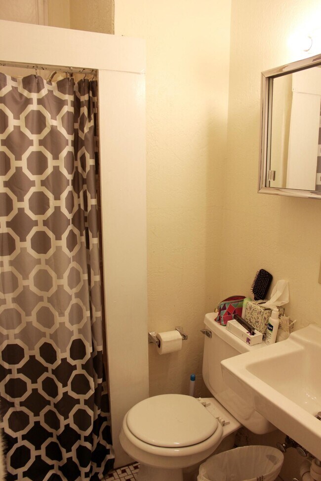 Photo - 1122 Commonwealth Ave