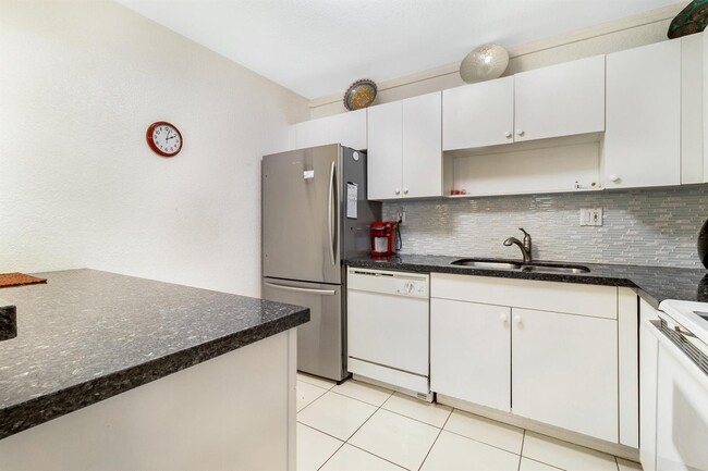 Building Photo - 760 SE 2nd Ave Unit H106