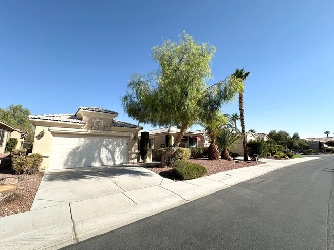 Photo - 4684 Riva De Romanza St