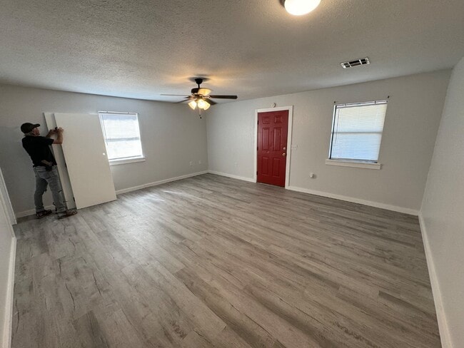 Photo - 721 N Vinita Ave