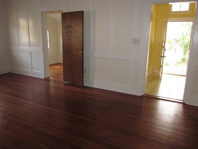 Photo - Awesome 1 Bed/1 Bath in Duckpond Area Close to Downtown