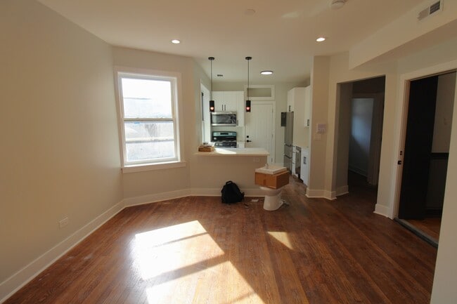 Photo - 956 N Winchester Ave Unidad 3S