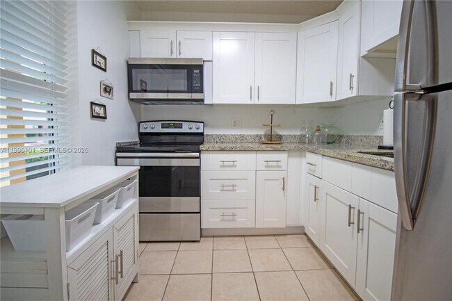 6020 NW 64th Ave Unit 108