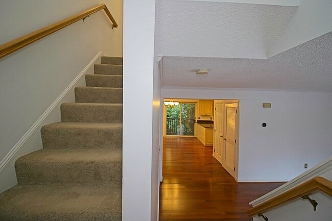 Photo - 305 Salem St