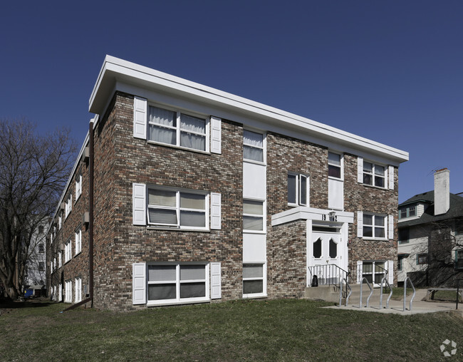 Building Photo - 1912 Stevens Ave Rental