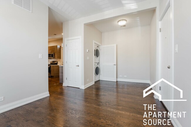 2945 W Diversey Ave Unit 2E