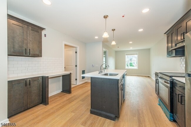 39 Ledgewood Ave