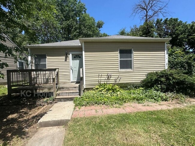 Photo - 704 NE 45th Terrace