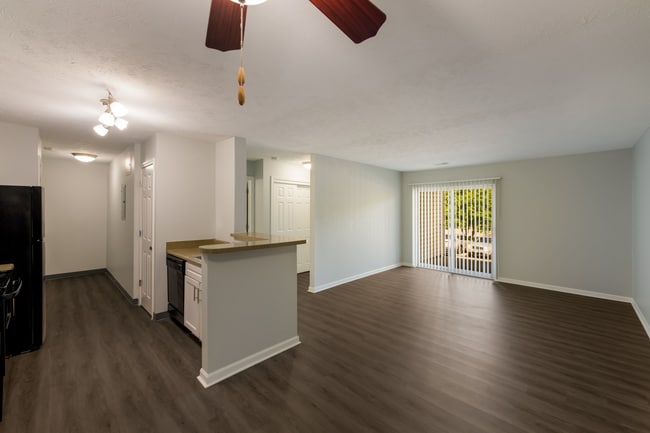 1 BR Kitchen.jpg - Magnolia Apartments